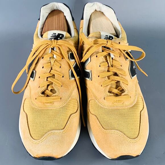 NEW BALANCE Size 11 1400 Mustard Yellow Suede Mesh Athletic Sneakers - Picture 4 of 8